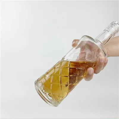 500 ml hosszú nyakú, hengeres alakú borosüveg dombornyomott hálóval