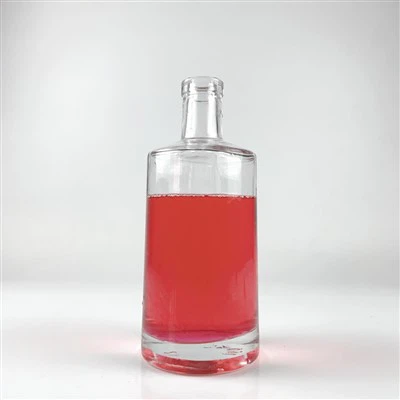 Lapos fenekű whiskys üveg