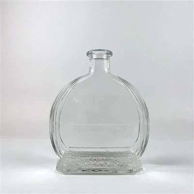 Nehéz alap, kerek vodkás üveg